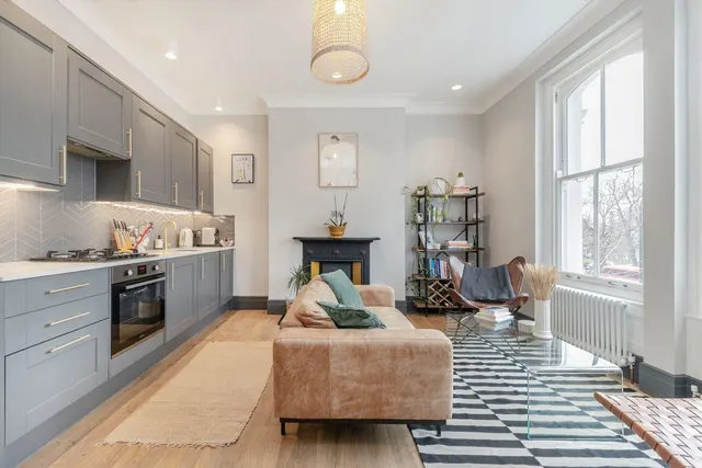 Brixton Hill, SW2, photo 1