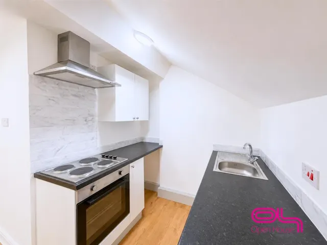 St. Georges Road, Bolton, BL1, photo 2