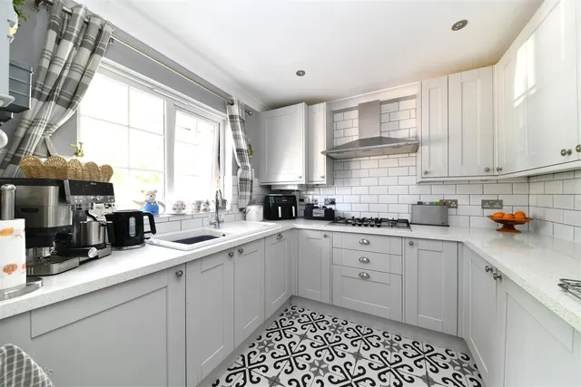 Photo 2 — Tates Way, Stevenage, SG1 4WP