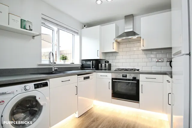 Limestone Road, Wakefield, WF1, photo 2