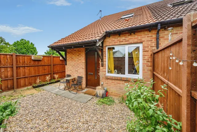 Milford Close, Marshalswick, AL4, photo 1