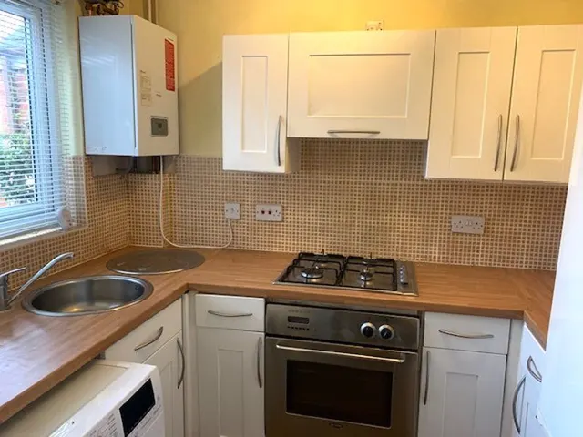 Photo 3 — Sycamore Close, Bourne End SL8 5UT