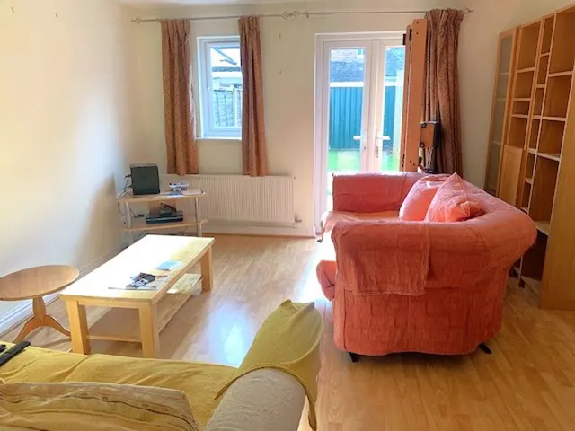 Photo 2 — Sycamore Close, Bourne End SL8 5UT