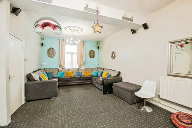 Victoria Terrace, Halifax, West Yorkshire, HX1, photo 1