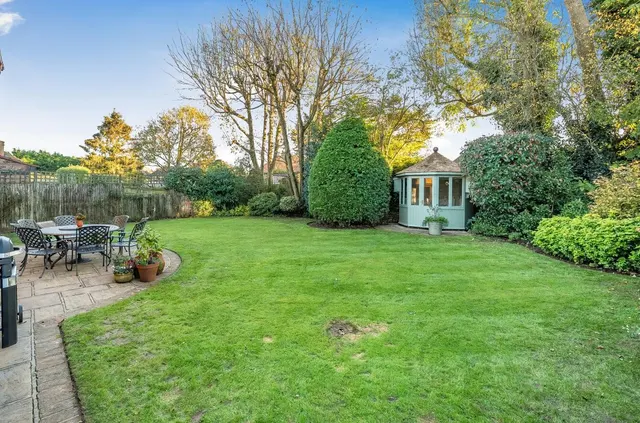 Photo 2 — Stag Leys Close, Banstead, SM7 3AH