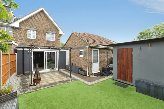 Photo 2 — Atlantis Close, BARKING, Essex, IG11