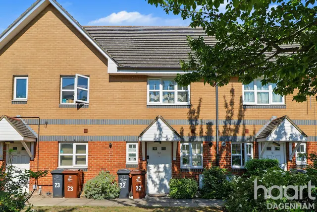 Seagull Close, Barking, IG11, photo 1