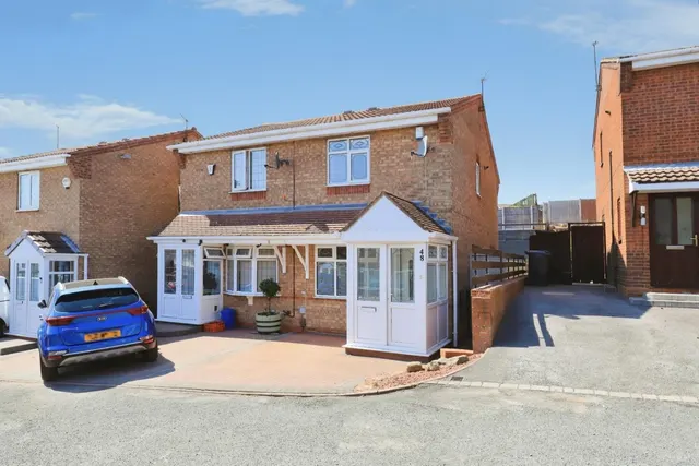 Harvest Close, Dudley, photo 1