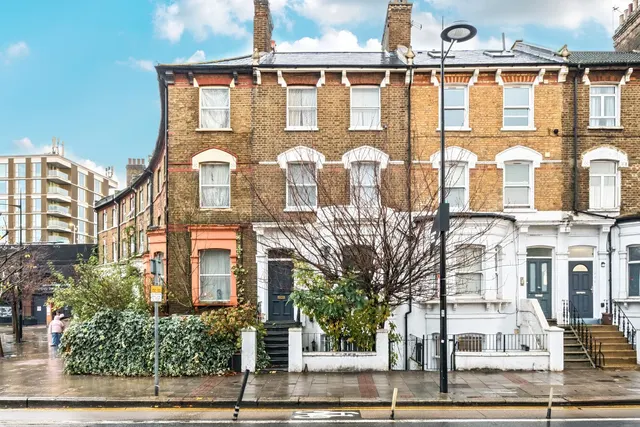 Queenstown Road, Battersea, London, SW8, photo 1