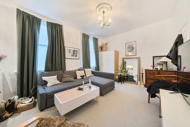 Photo 3 — Queenstown Road, Battersea, London, SW8