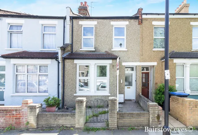 Poynter Road, Enfield, EN1, photo 1