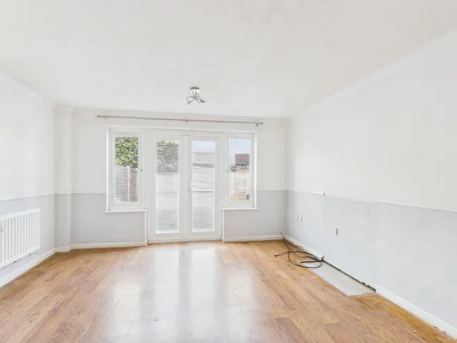 Viscount Square, Bridgwater, TA6, photo 2