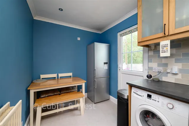 Harrow Road East, Dorking, RH4, photo 3