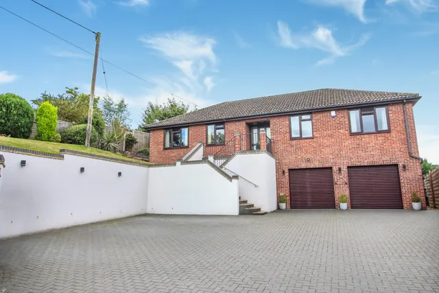 Hospital Road, Westbury, photo 1