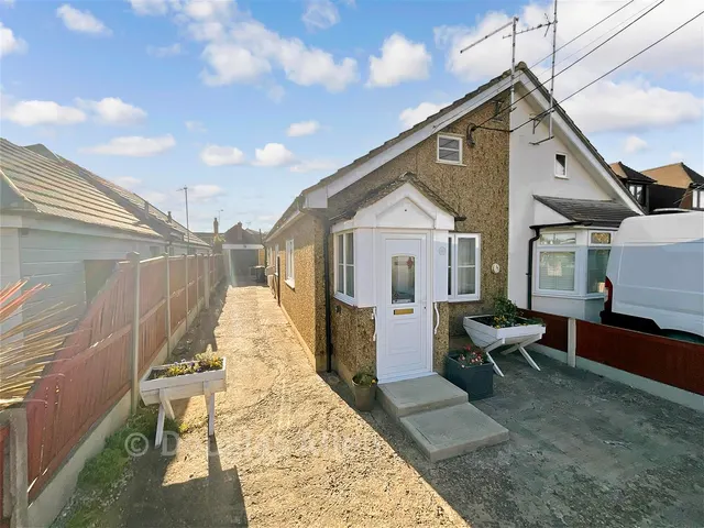 Nevendon Road, Wickford, SS12, photo 1
