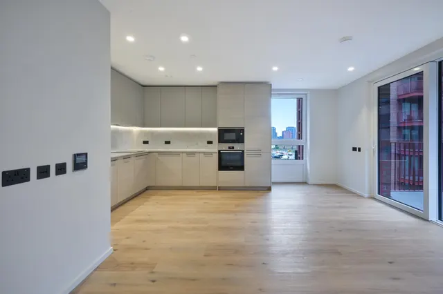 Bowline House, Heron Wharf, E14, photo 3