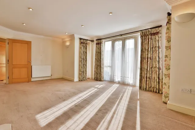 Stuart Road, Highcliffe, BH23, photo 3