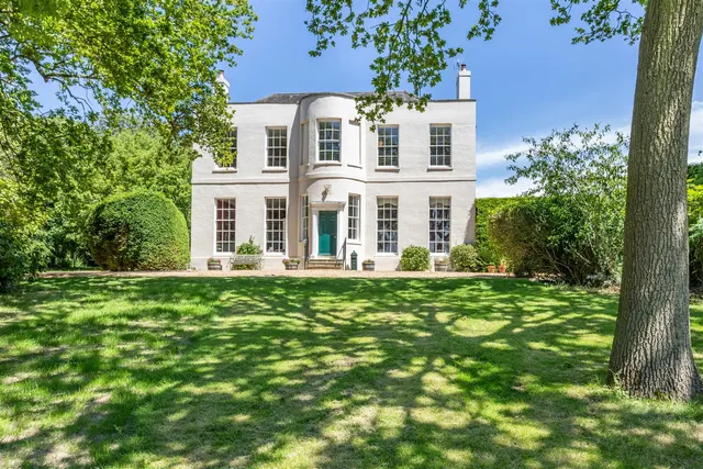 North Crawley, Newport Pagnell, photo 1