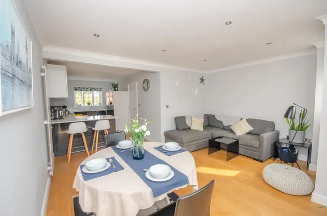 Cave Close, Downend, BS16, photo 3