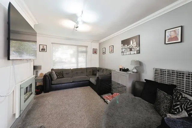 Carisbrooke Road, Gosport, PO13, photo 2