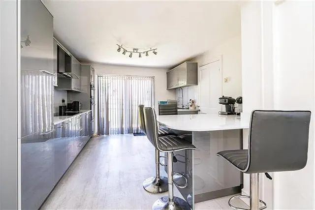 The Parade, Dudley, DY1, photo 1