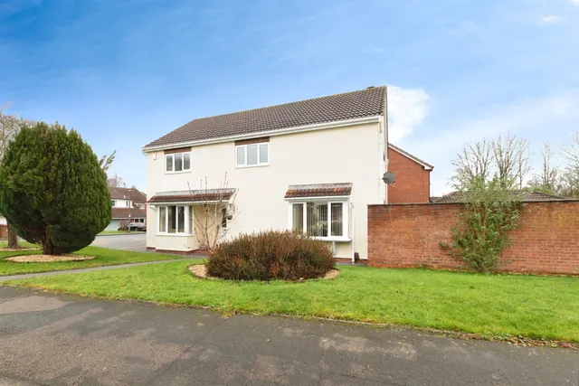 Photo 2 — Kendrick Close, Solihull