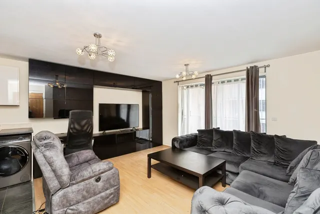 Spring Place, Barking, IG11, photo 1