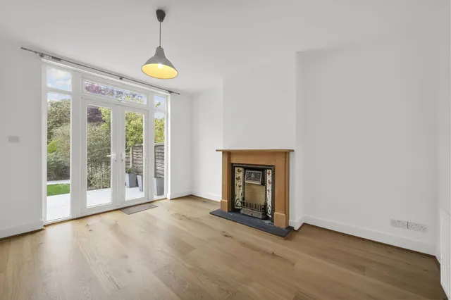 Cannon Close, Raynes Park, SW20, photo 3
