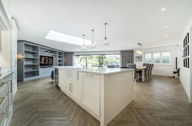 Eyre Close, Romford, Essex, RM2 6AR, photo 1