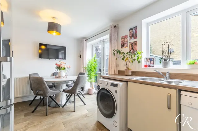 Sapperton Drive, Bishops Cleeve, photo 3