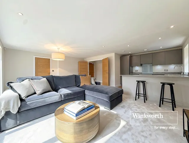 Fairway View Close, West Parley, BH22, photo 1