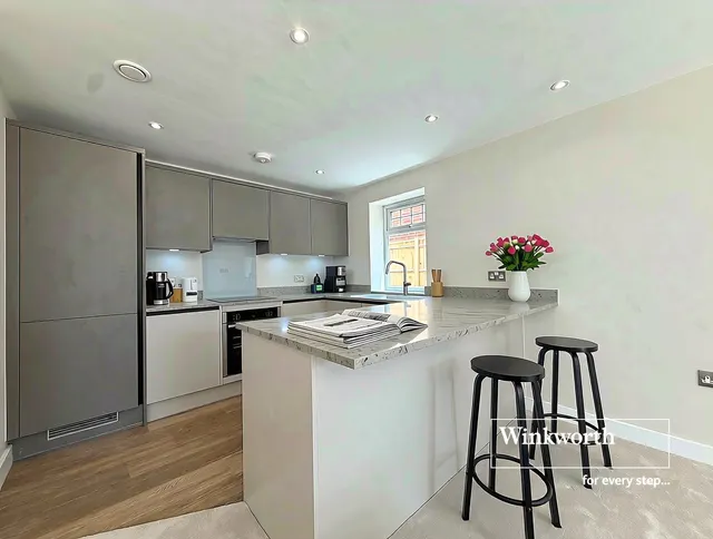 Fairway View Close, West Parley, BH22, photo 2