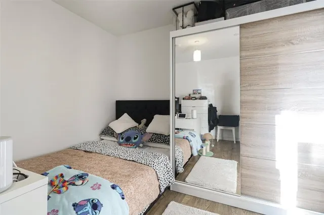 Ron Leighton Way, East Ham, E6, photo 3