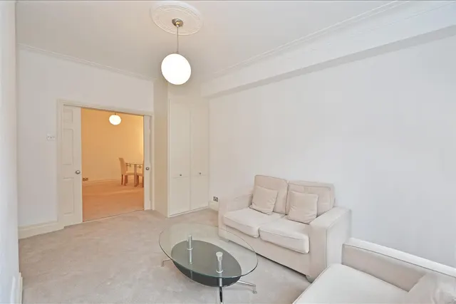 Portman Square, Marylebone, W1H, photo 3