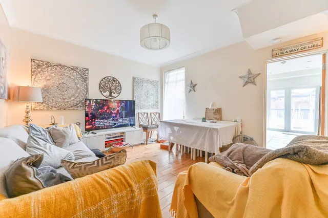 Photo 2 — 46 Woodcroft Road, Thornton Heath