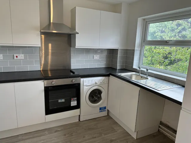 Photo 3 — Greenwood Close, Bexley, Sidcup, DA15