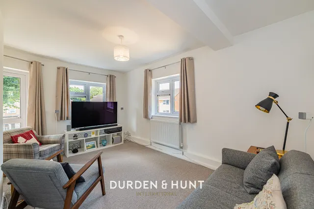 Little Holt, New Wanstead, E11, photo 1