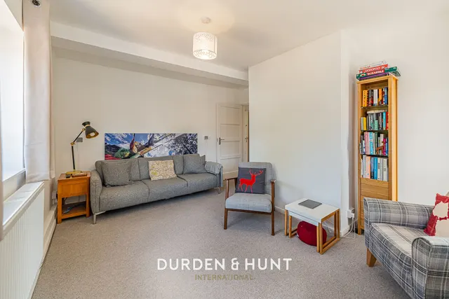 Little Holt, New Wanstead, E11, photo 3