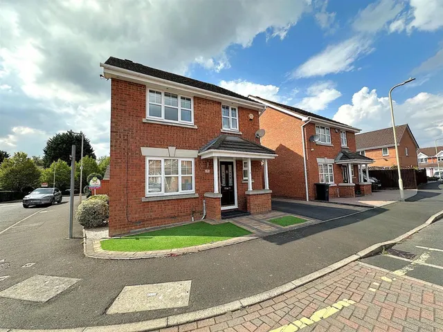 Batchelor Close, Stourbridge, photo 1