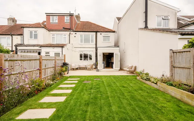 Wellington Hill West, Henleaze, BS9, photo 1