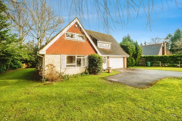 Gorse Bank Close, Storrington, RH20, photo 3