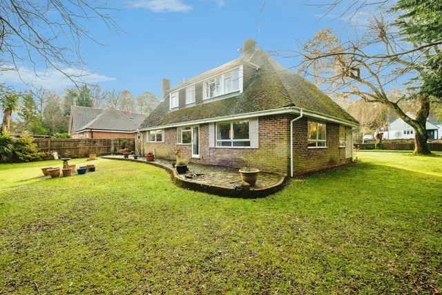 Gorse Bank Close, Storrington, RH20, photo 2