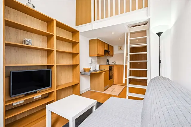 Photo 3 — Fairholme Road, West Kensington, London, W14 9JZ