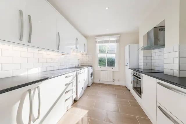Photo 3 — Barclay Road, London, SW6 1EH