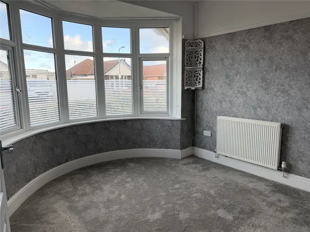 Molineaux Road, Rhyl, LL18, photo 3