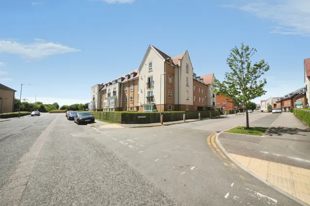 Design Drive, Dunstable, LU6, photo 1