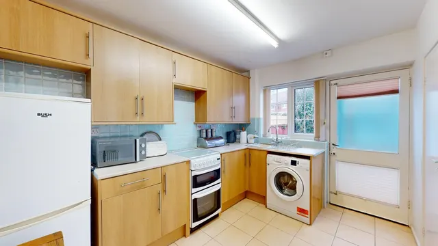 Photo 2 — Alverley Close, Alverley Close, Wellington TF1 3AT