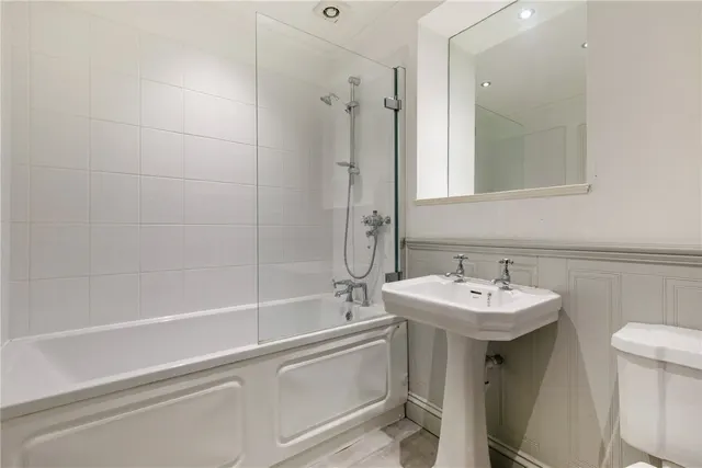 Adelaide Road, London, E10, photo 1