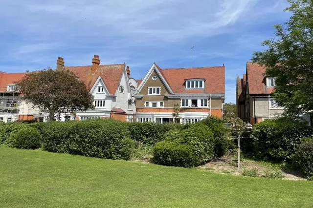 2 bedroom flat — Grimston Gardens, Folkestone, Kent, CT20