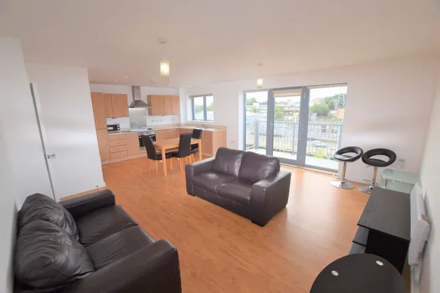 Photo 2 — Ballantyne Drive, Essex, Colchester, CO2 8XZ